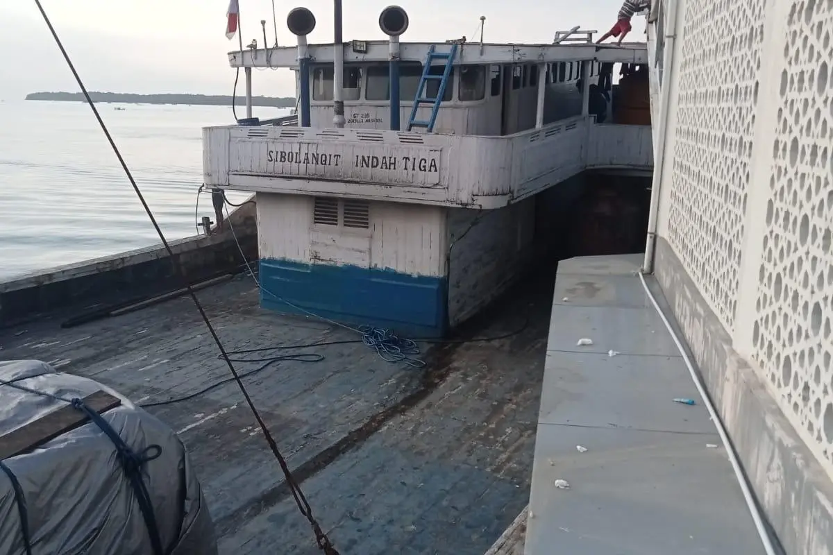 Kapal Kayu Kembali Tabrak Masjid Terapung Loktuan, Takmir Desak Pemasangan Pembatas
