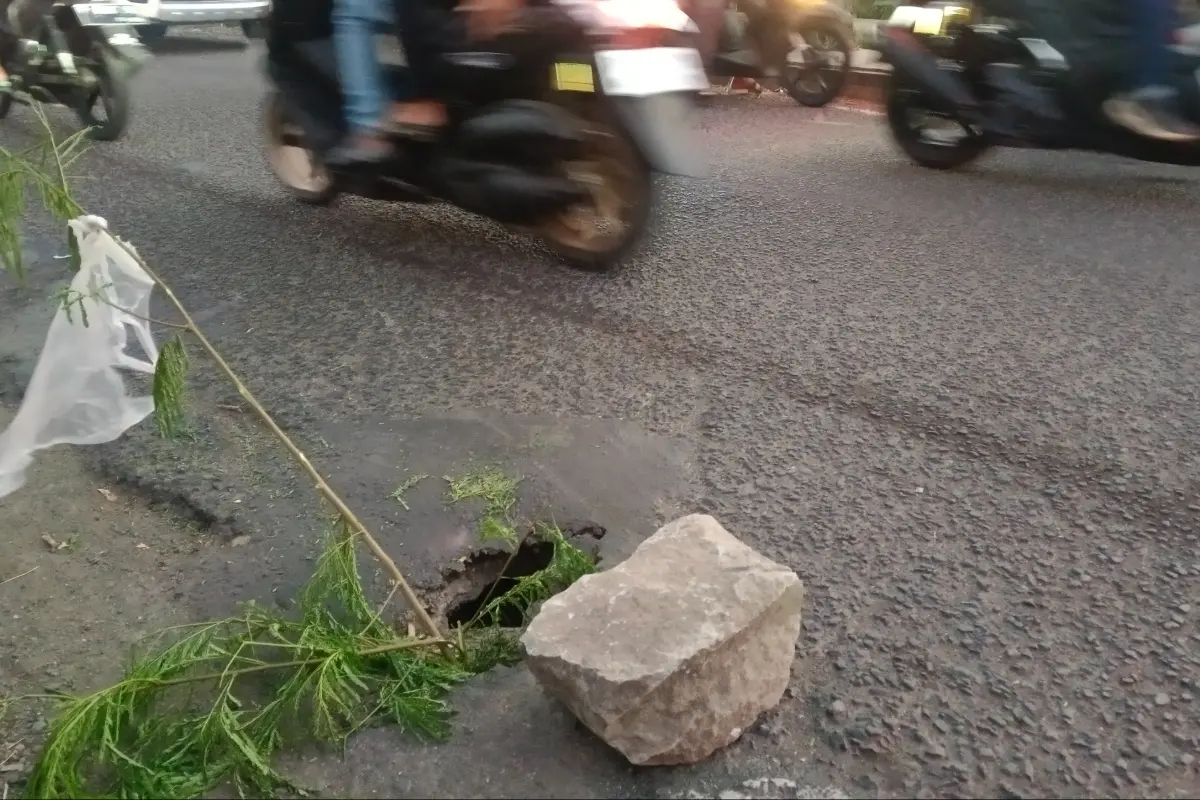 Lubang Muncul di Jembatan Koncer Bondowoso, Warga Was-was Saat Melintas