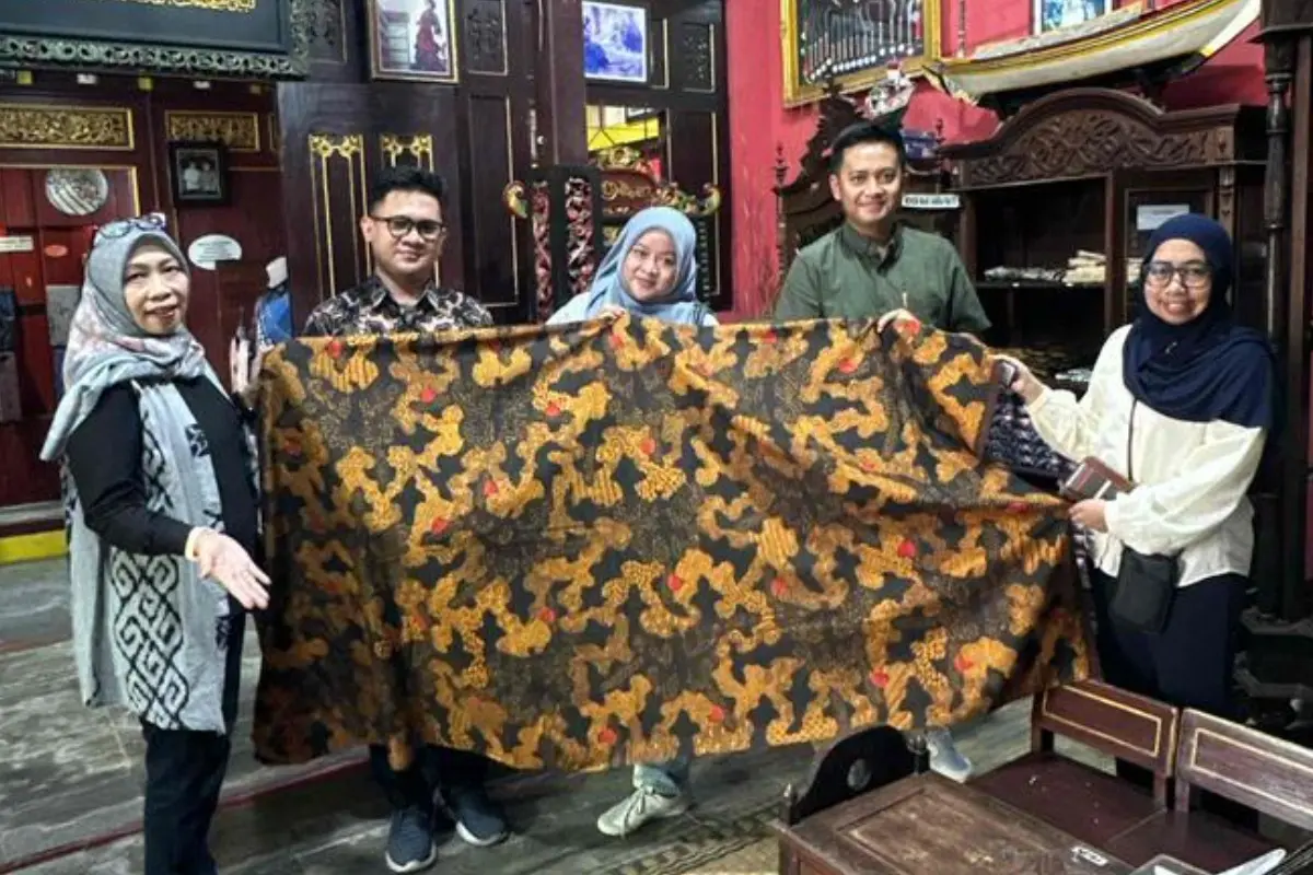 Menavigasi Paradoks 'Batik Gentongan': Merawat Autentisitas Madura dalam Dekade Ekonomi Hijau