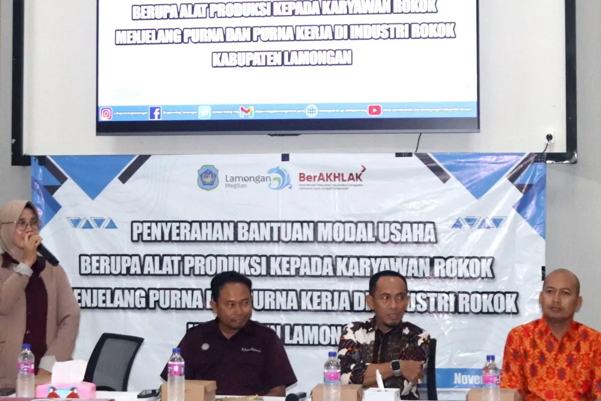 Pemkab Lamongan Salurkan Bantuan Alat Usaha bagi 150 Buruh Pabrik Rokok