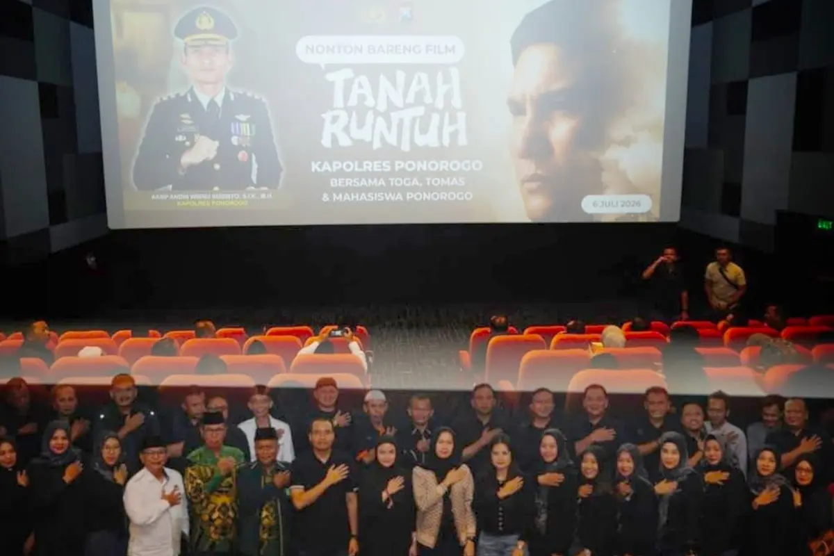 Rajut Kebersamaan, Wakapolres Ponorogo Ajak Tokoh Masyarakat hingga Mahasiswa Nobar Film 'Tanah Runtuh'