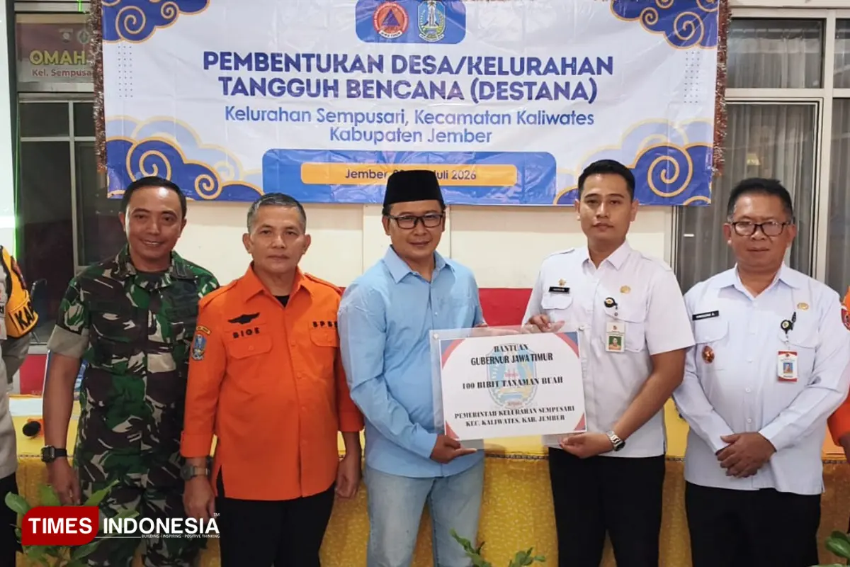 Butuh Penghijauan, BPBD Jatim Berikan Bantuan 100 Bibit Pohon ke Kelurahan Sempusari Jember