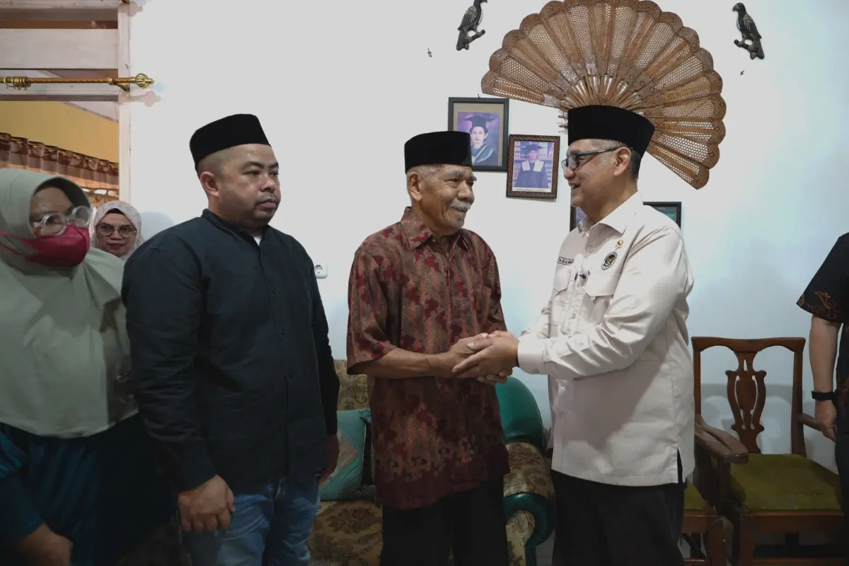 Menhaj Bawa Salam Presiden Prabowo untuk Keluarga dr. Fitri, Negara Hormati Pengabdiannya Hingga Akhir Hayat