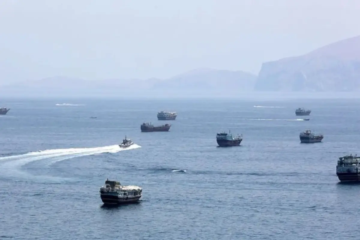 Harga Minyak Dunia Naik, Pelayaran di Selat Hormuz Melambat akibat Konflik AS-Iran