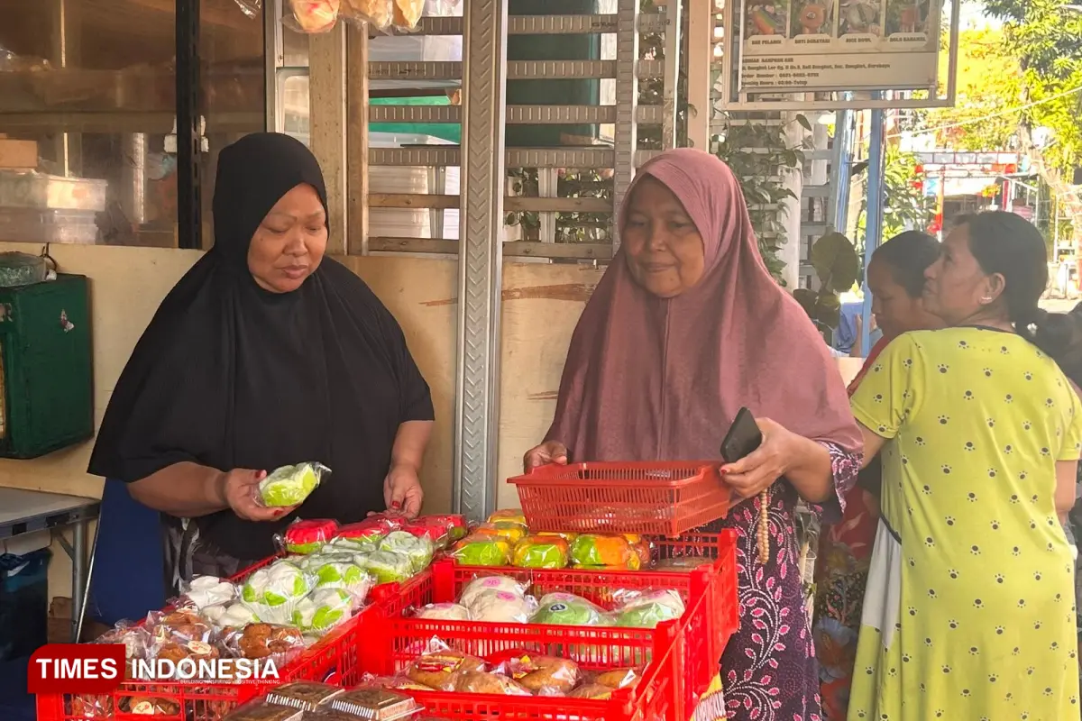 Kampung Kue Surabaya, Membangun Martabat dan Ekonomi Perempuan Pasca Krisis 1998