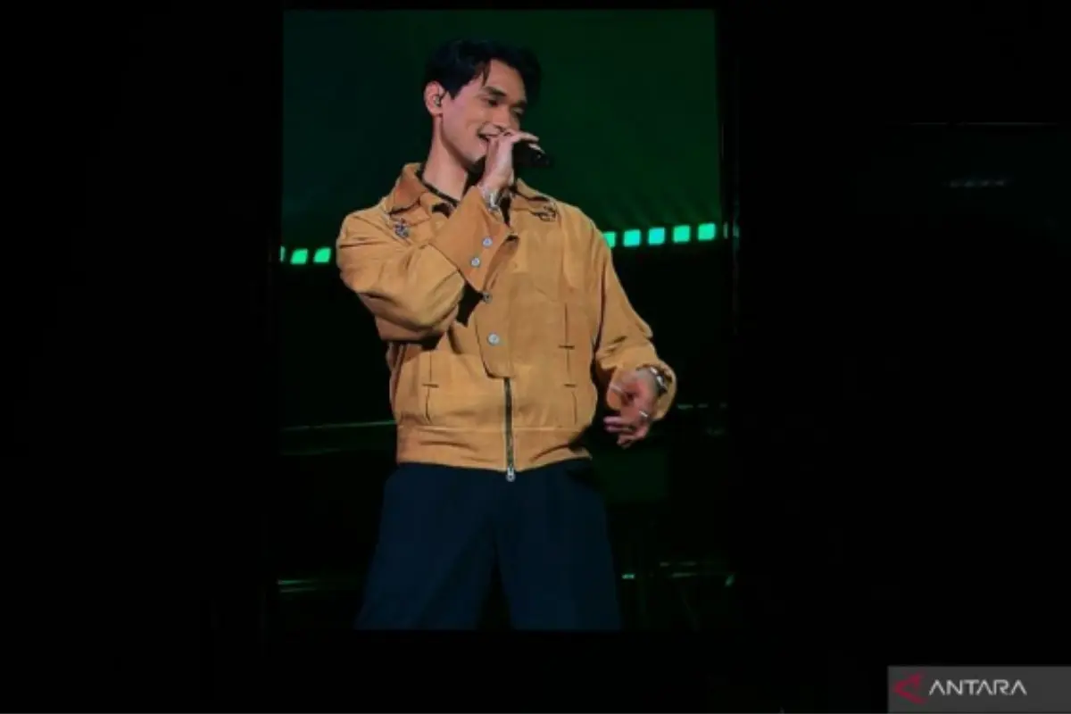 Afgan Rayakan 18 Tahun Berkarya, Konser Retrospektif Penuh Cerita dan Emosi