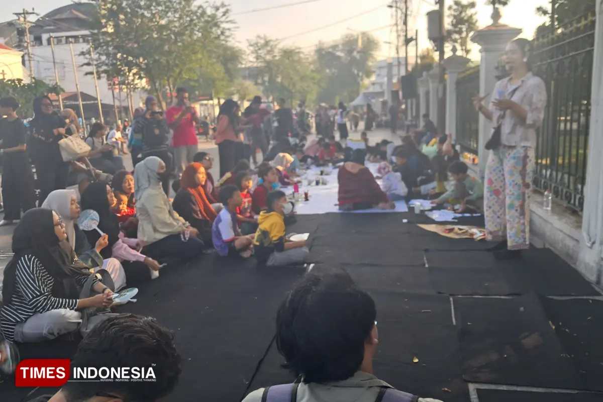 Wayang Jogja Night Carnival 2026, Puluhan Anak Belajar Wayang di Trotoar, Warga Antusias Menonton