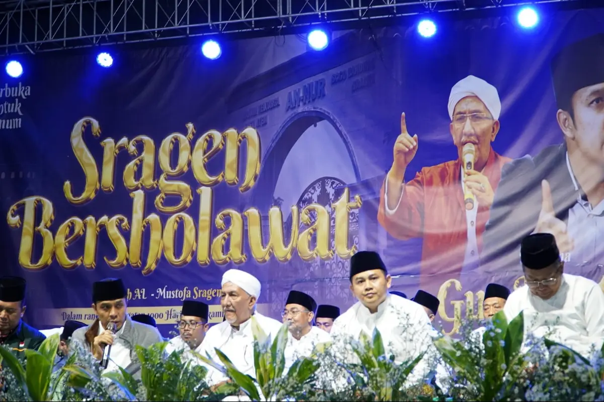 Ribuan Jamaah Padati Sragen Bersholawat, Doa Mengalir untuk Almarhumah Hj. Sri Nur Handayani