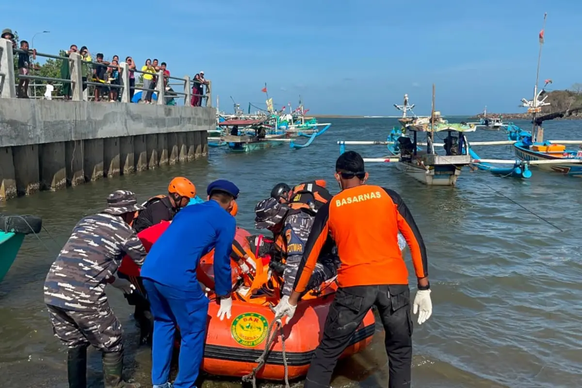 Tragedi Perahu Terbalik di Banyuwangi, Satu Nelayan Ditemukan Meninggal