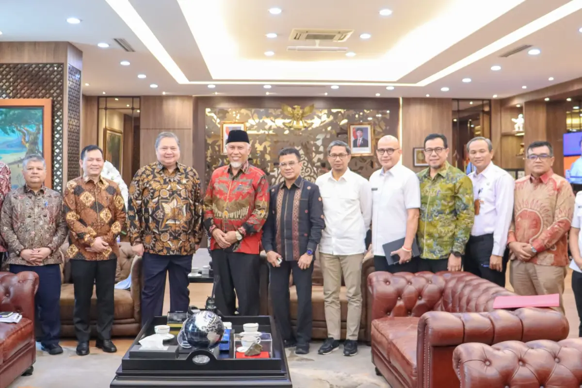 Gubernur Sumbar Mahyeldi Paparkan Potensi Besar Teluk Tapang, Kereta Api dan EBT ke Pemerintah Pusat