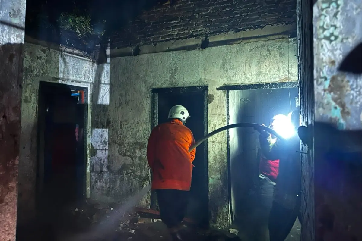 Kebakaran Hanguskan Koperasi SDN 1 Cindogo Bondowoso, Kerugian Capai Rp35 Juta