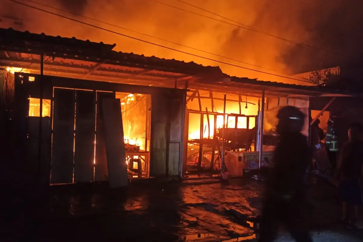 Kebakaran Hanguskan Deretan Warung di Sawojajar Malang, Polisi Duga Akibat Tabung Gas