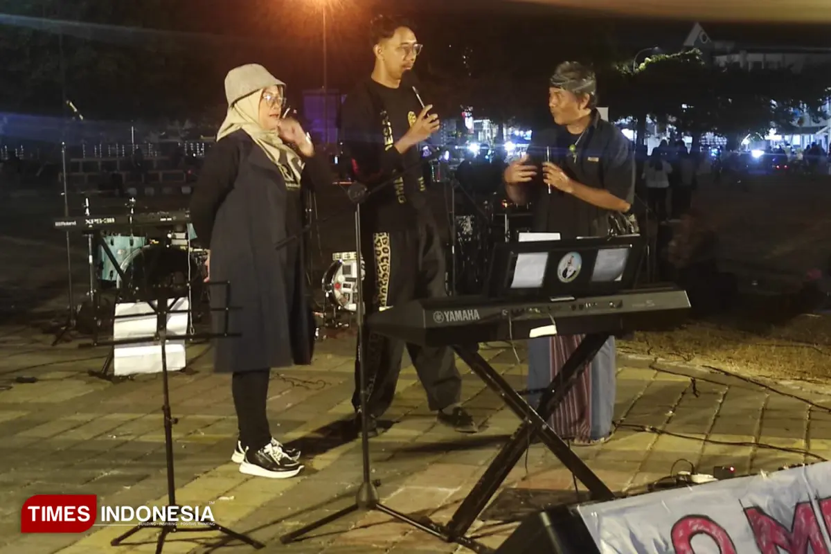 Musisi Lokal Hangatkan Malam Banjarnegara Lewat Pentas Seni di Titik Nol Kota