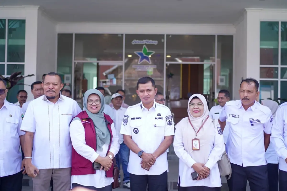 Bupati Solok Lepas 61 Siswa Sekolah Rakyat, Titip Harapan Generasi Emas 2045