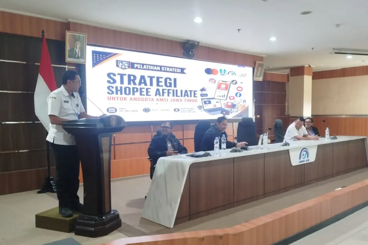 Seminar AMSI Jatim: Kominfo Ungkap Rendahnya Pemanfaatan AI dan Penguatan SDM Jadi Kunci Ekonomi Digital
