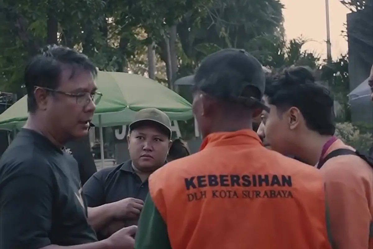 Terbukti Lakukan Pungli ke Pedagang Tugu Pahlawan, Dua Petugas DLH Surabaya Dijatuhi Sanksi