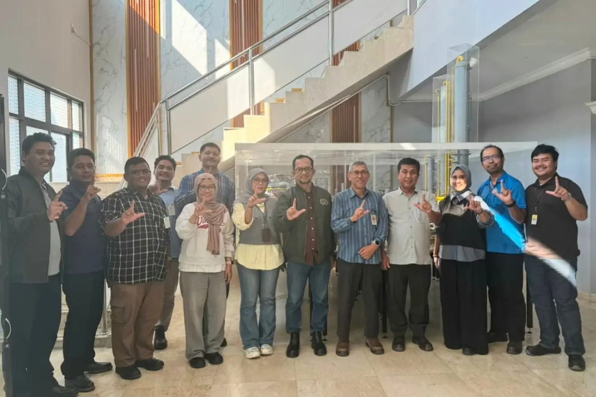 Gandeng PWI Bontang, PT KMI Perkuat Kompetensi Tim PR dan CSR Lewat Pelatihan Jurnalistik dan Keprotokolan