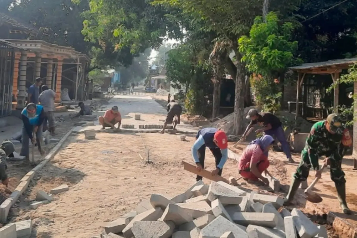 Jejak Manunggal di Desa Bulu Lor: Saat TMMD Reguler ke-129 Merajut Asa dan Ekonomi Warga