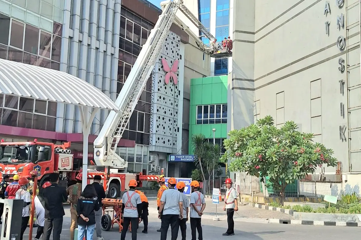 Belajar dari Insiden Kebakaran, RSUD dr Soetomo Gelar Simulasi Gempa Bumi dan Kebakaran
