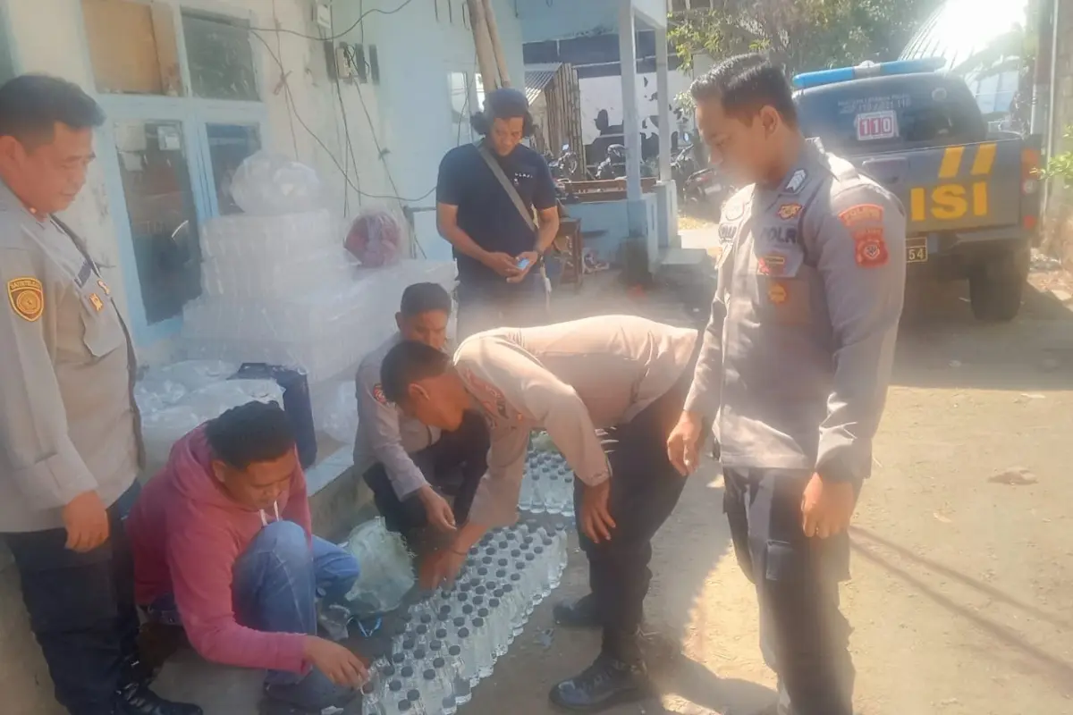 Polisi Bekuk Dua Terduga Penjual Miras Oplosan di Tasikmalaya, 500 Liter Disimpan di Kontrakan