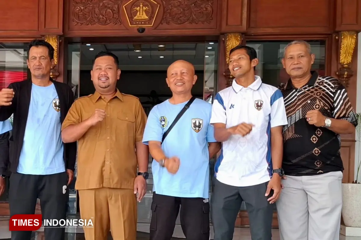 Bupati Yani Dukung Eks Pemain Persebaya Didik Suprayogi Pimpin PSSI Gresik