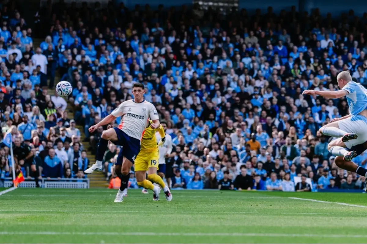 erling-haaland-capai-300-gol-klub-dalam-384-laga-lampaui-mbappe-dan
