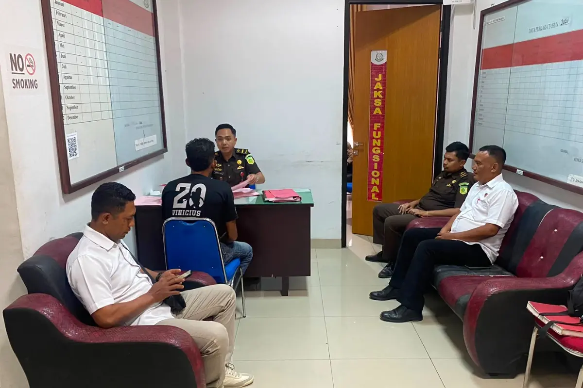 Polres Nagekeo Serahkan Tersangka dan BB Kasus BBM ke Jaksa