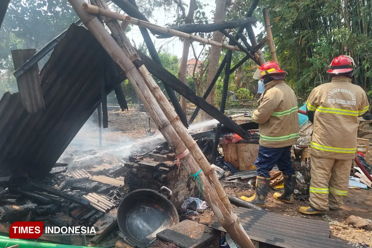 Lalai Matikan Tungku, Dapur Penggorengan Kerupuk di Kedopok Probolinggo Terbakar