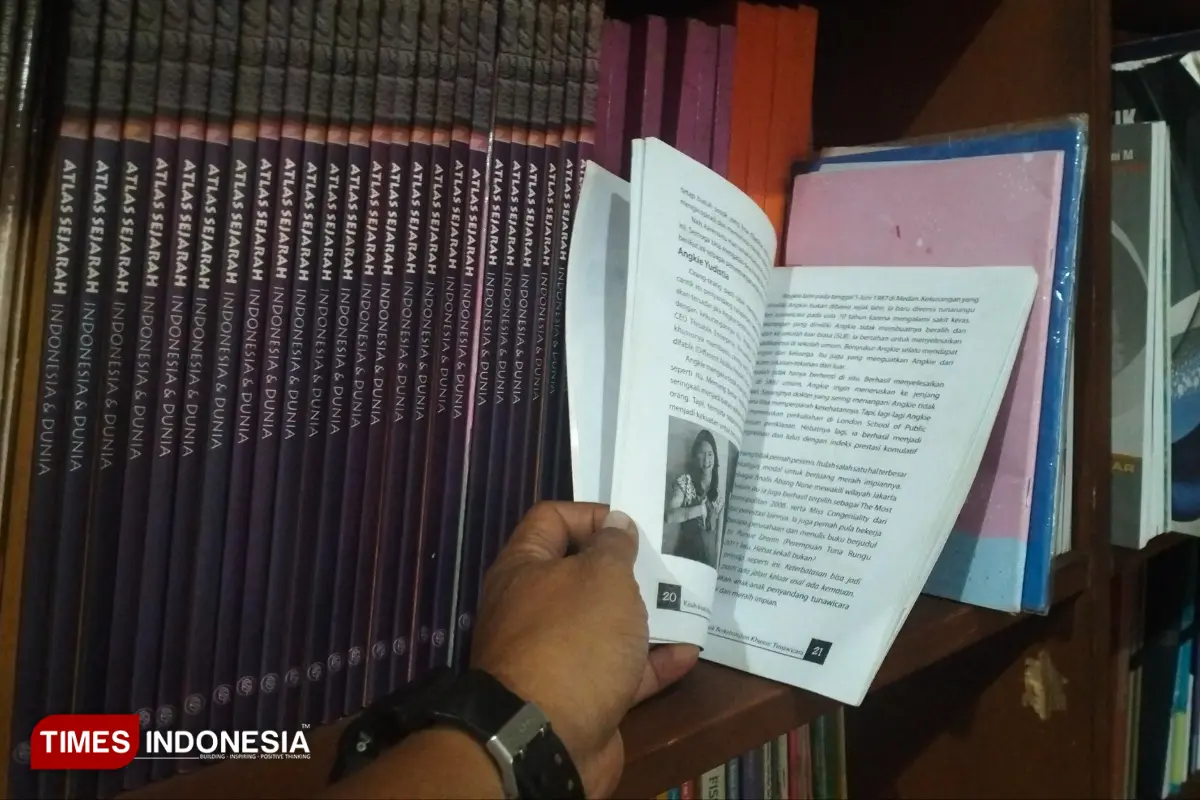 Masihkah Mahasiswa Betah Membaca Buku? Fenomena Hari Kunjung Perpustakaan di Era TikTok