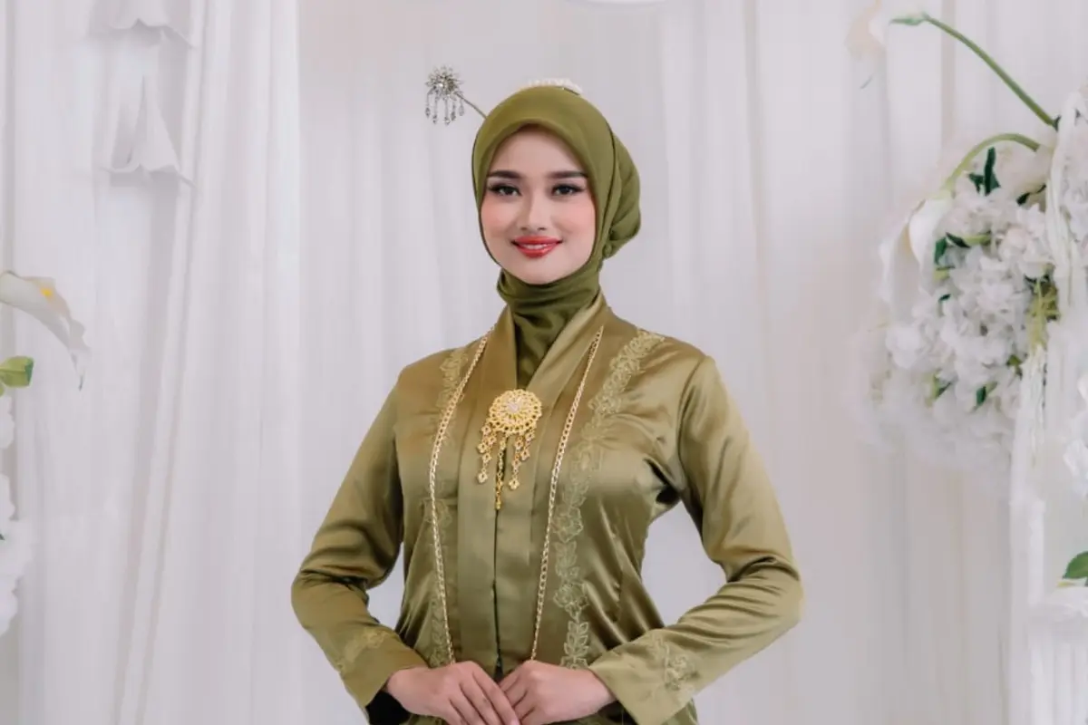 Azahra Ananda Fortuna, Perempuan Muda di Balik Karawang Moda Digital