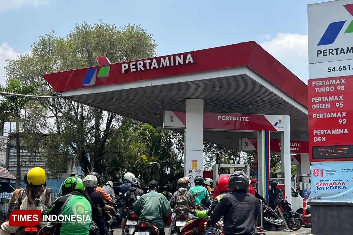 Pertalite Mendadak Langka di Malang, Antrean Mengular di SPBU