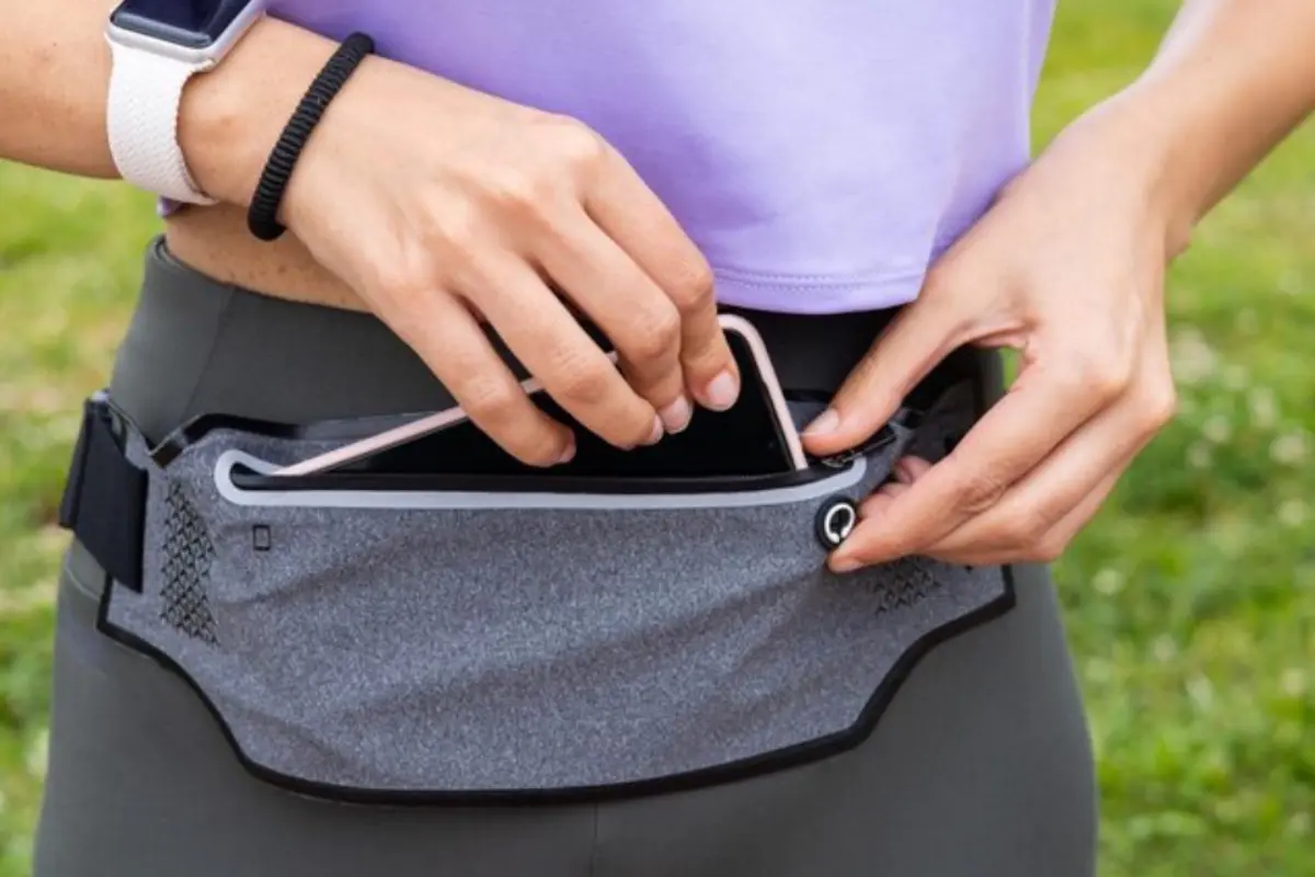 Running Belt Jadi Solusi Praktis Saat Olahraga, Bisa Bawa HP Tanpa ...