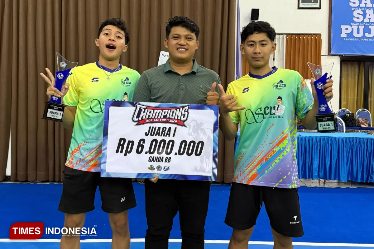Pasangan PB SCU Kharis-Zidan Juara 1 Turnamen Bulutangkis Piala KOP SAE ...